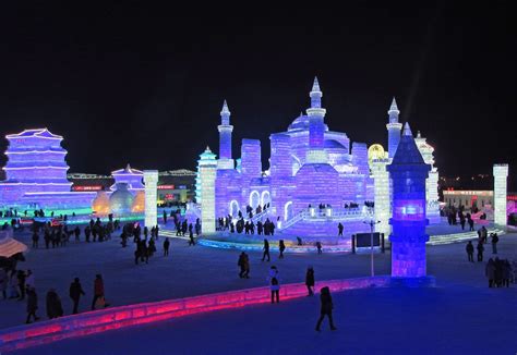 Le Parc des Sculptures sur Glace: Un Spectacle Éblouissant et Magique à Harbin !