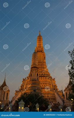 Le Wat Arun, un temple majestueux éclairé par le soleil couchant!