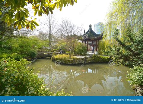  Le Parc Sun Yat-Sen : Une Odyssée Verte et Historique !